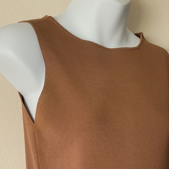 Joseph A Sleeveless Top - Picture 3 of 5